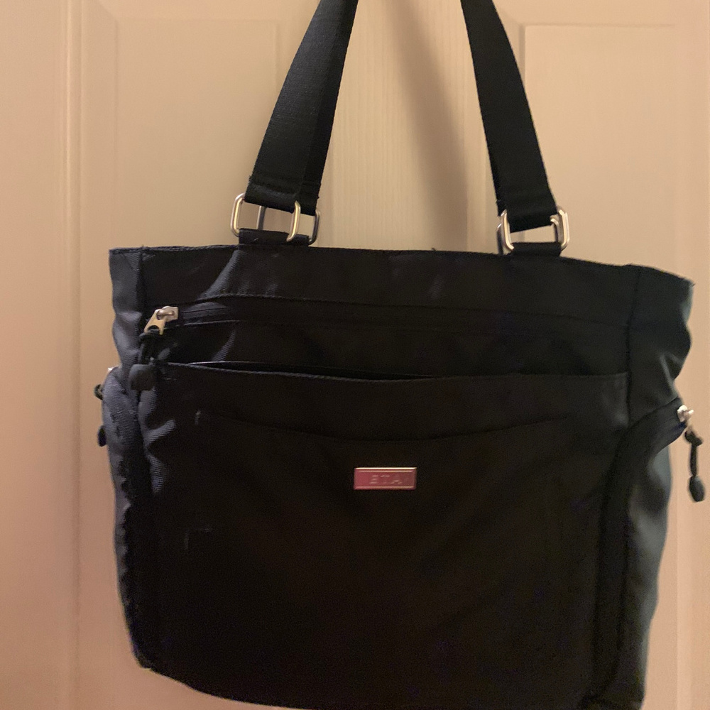 Black ETA by Rosetti Tote with lots of pockets!